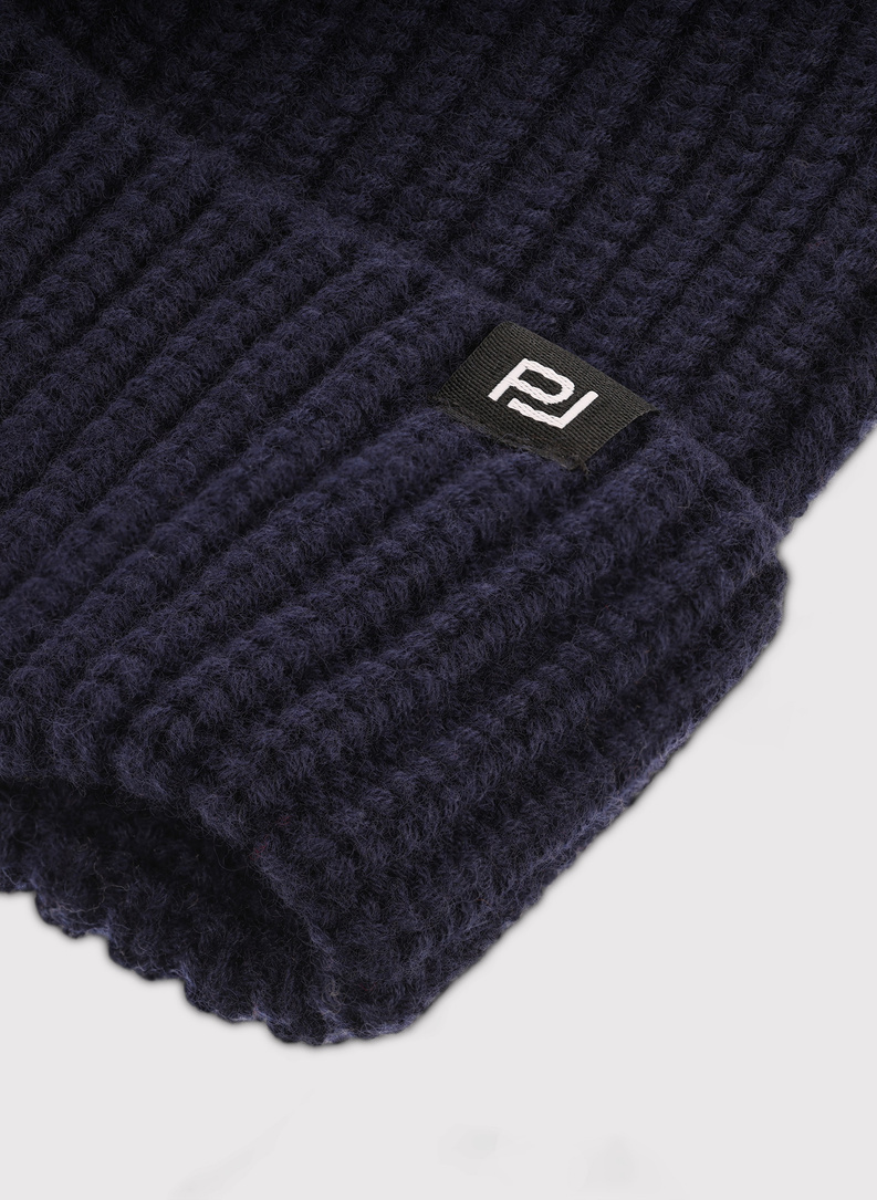 Tamsiai mėlyna vyriška kepurė su vilna