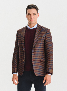 Rudas švarkas smulkiais langeliais