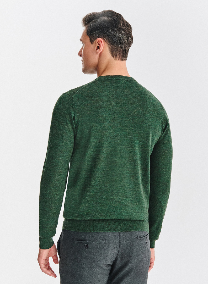 Žalias vyriškas megztinis su vilna