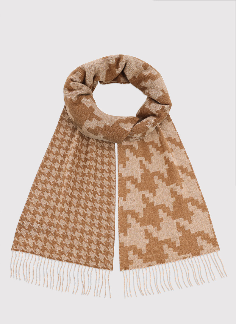 Vilnonis šalikas skalikų dantų raštu