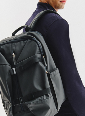 Pilka vyriška kuprinė