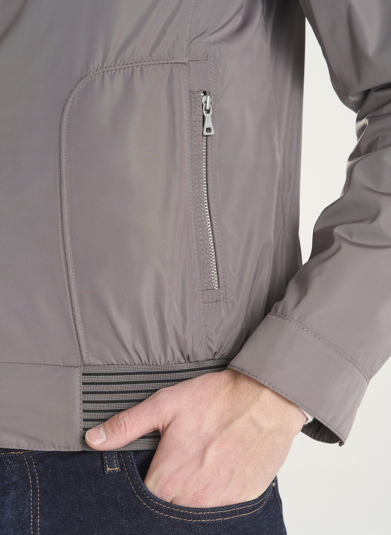 Šviesiai bronzinė trumpa vyriška striukė