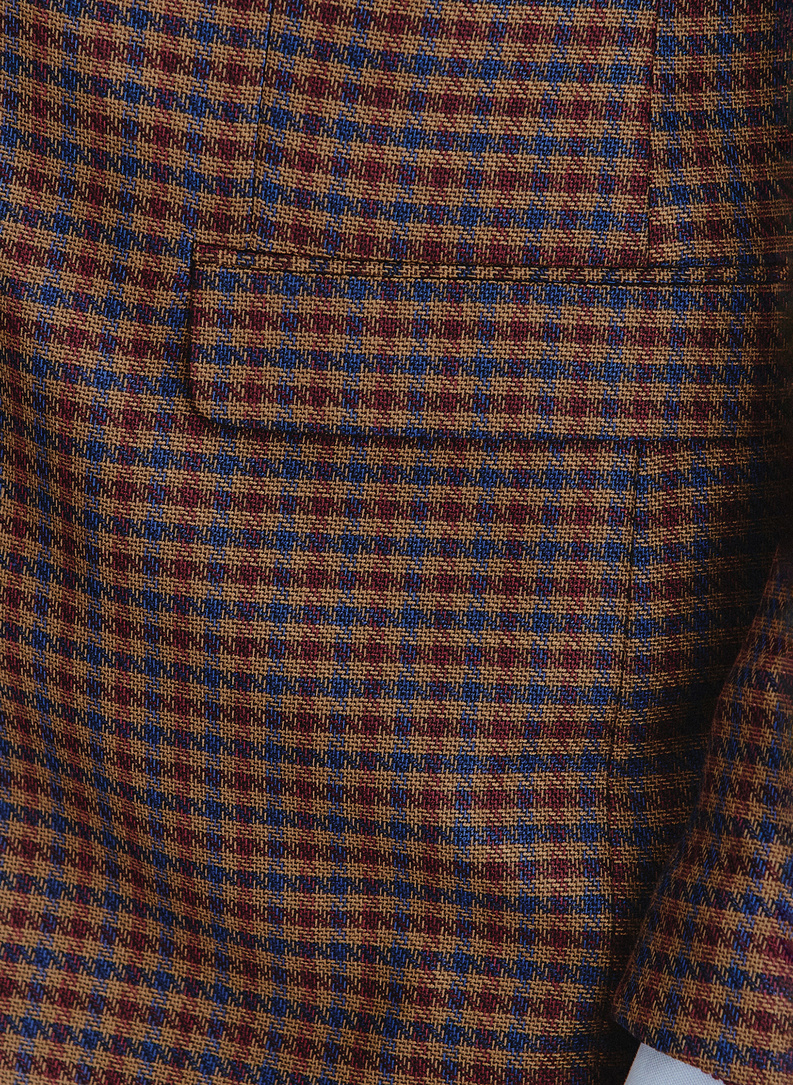 Rudas švarkas smulkiais langeliais