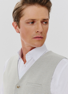 Vienaeilė vyriška liemenė smulkiais langais