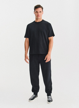 Juodi didžiulio dydžio T marškinėliai