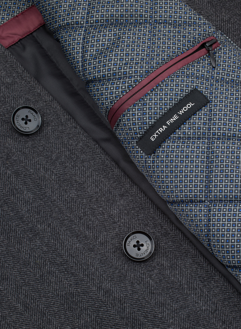 Sagomis sagstomas pilkas lietpaltis