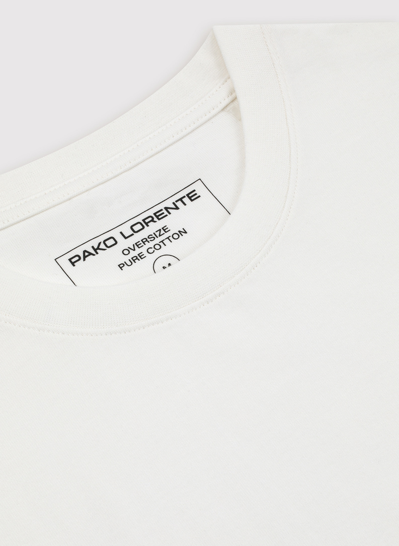 Balti didžiulio dydžio T marškinėliai