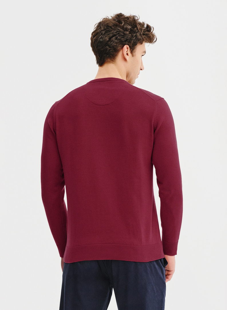 Raudonas vyriškas megztinis V apykakle