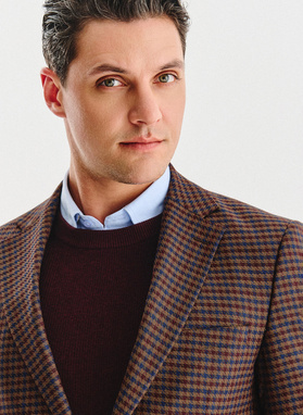 Rudas švarkas smulkiais langeliais