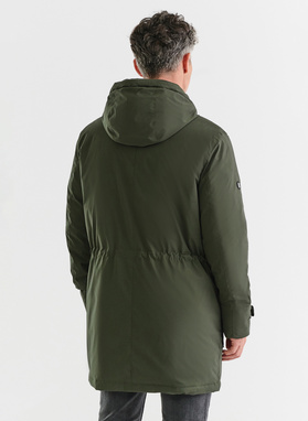 Žalia vyriška striukė, pripildyta natūralių pūkų