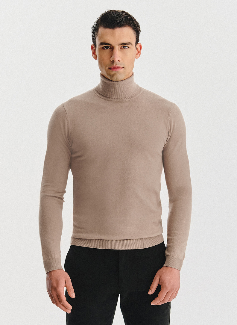 Smėlinis vyriškas golfas be raštų