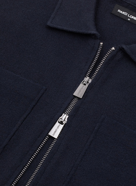 Tamsiai mėlynos spalvos sagstomas kardiganas