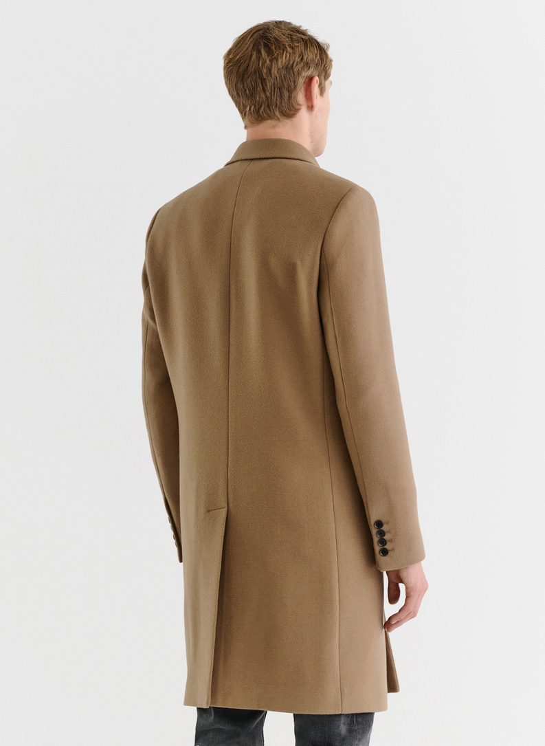 Smėlio spalvos dvieilis vyriškas lietpaltis