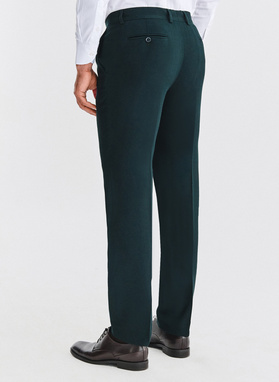 Žalias vyriškas kostiumas