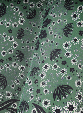 Žalia kišeninė nosinaitė gėlių raštu