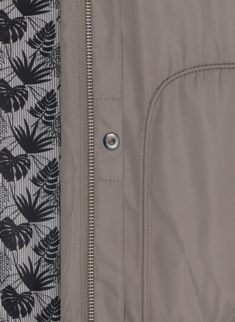 Šviesiai bronzinė trumpa vyriška striukė