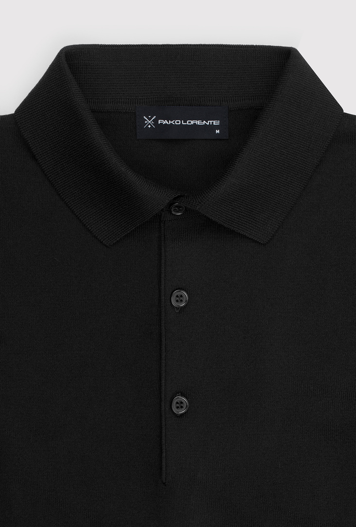 Juodos spalvos polo megztinis