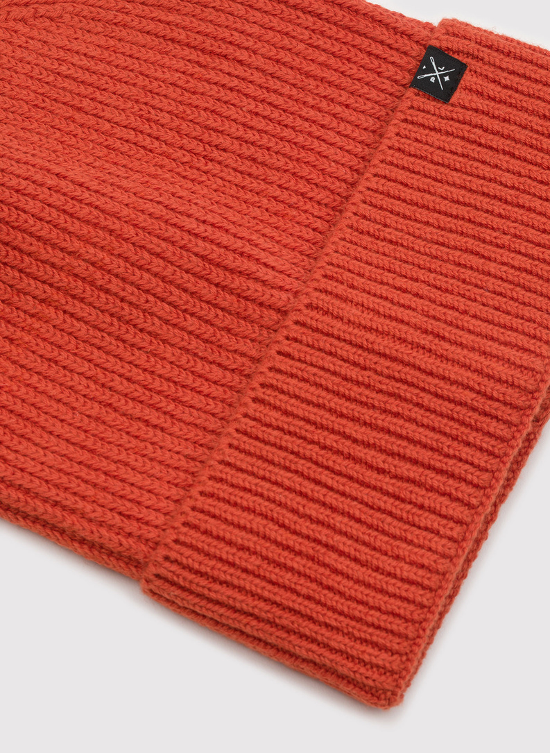 Oranžinės spalvos medvilninė kepurė