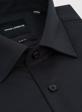 Juodi vyriški marškiniai