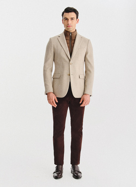 Smėlinis vyriškas švarkas su nusegama stačia apykakle